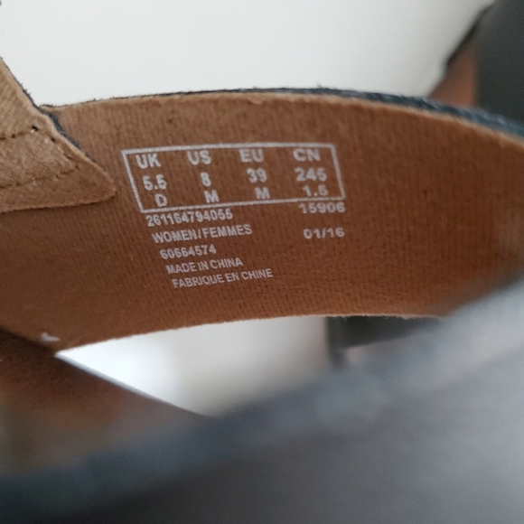 NWOT Clarks sandals size 8M - Picture 5 of 6